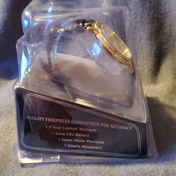 NEW Deadstock 80's Gitano Men's Gold Watch in Sealed Package Time Capsule - Picture 5 of 6